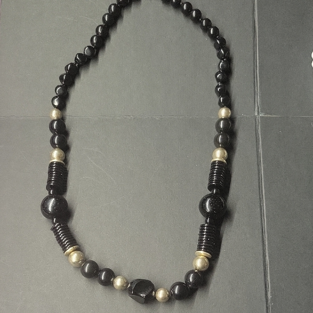 Elegant Black and Gold Beaded Necklace